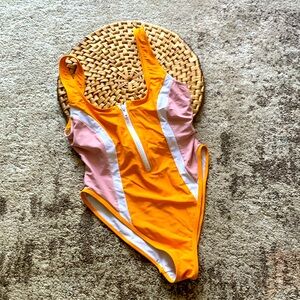 Twiin yellow and white half zipper French cut swimsuit size medium